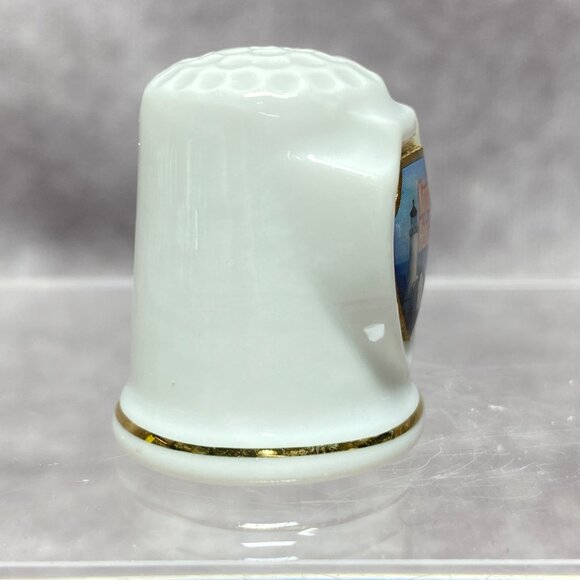 Vintage North Head Lighthouse Porcelain Thimble With Gold Trim Washington - Picture 6 of 8